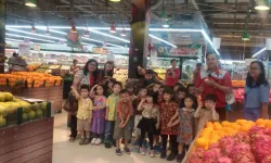 Kunjungan ke LotteMart Kelapa Gading oleh kelas TK STAurelia