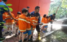 Foto Kunjungan ke Pemadam Kebakaran 21 dsc02627
