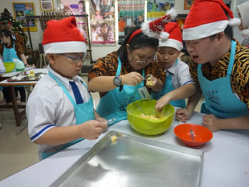 Foto Kunjungan ke Sekolah Anak-anak Down Shindrom 7 dsc04537