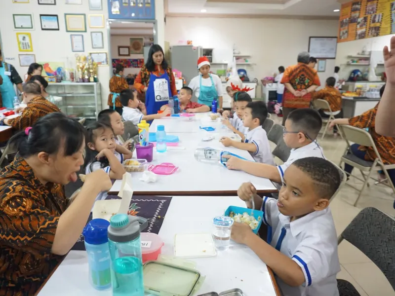 Foto Kunjungan ke Sekolah Anak-anak Down Shindrom 12 dsc04549