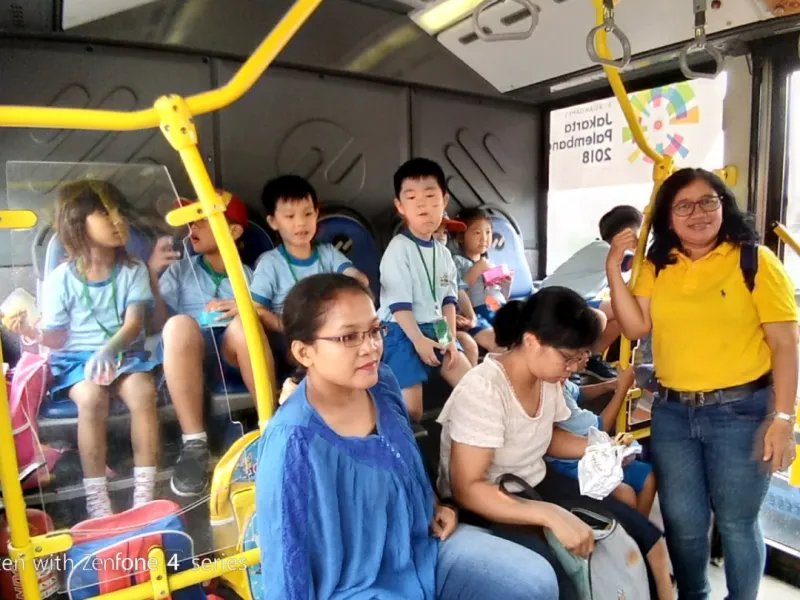 Foto Kunjungan ke Transjakarta 4 p_20180418_090116_vhdr_on_p