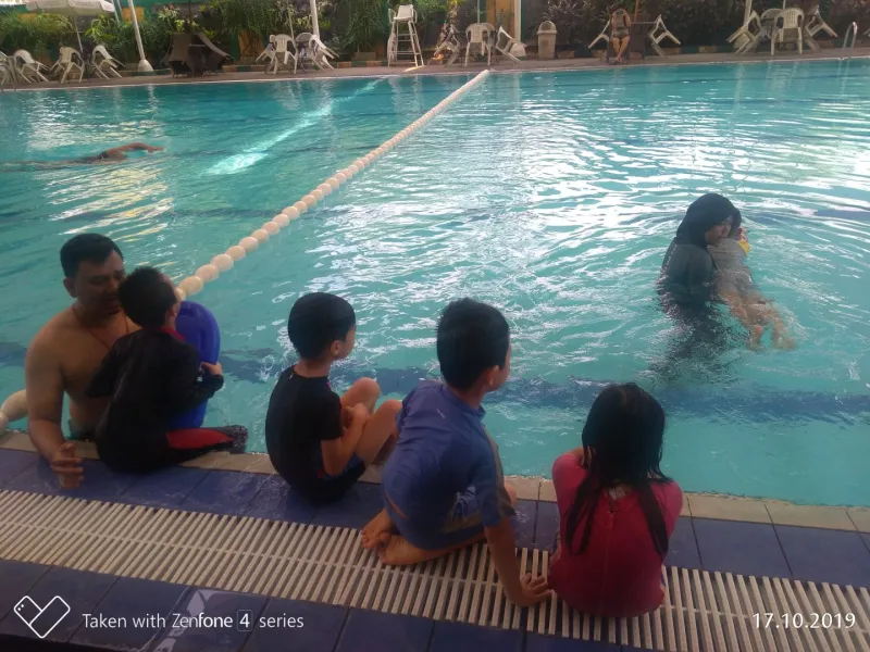 Foto Kegiatan Berenang di Al Azhar 6 p_20191017_091006_p