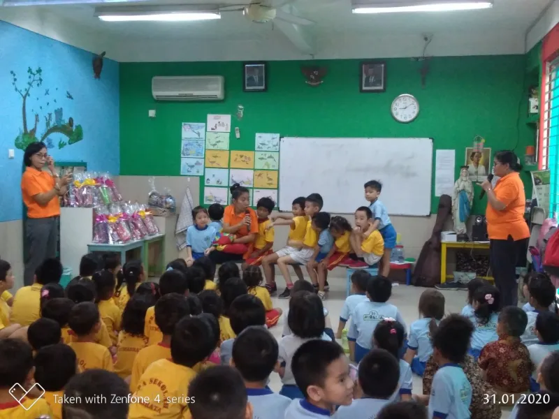 Foto Kunjungan Anak-anak Atmabrat ke Sekolah Santa Aurelia 4 p_20200131_091109_p