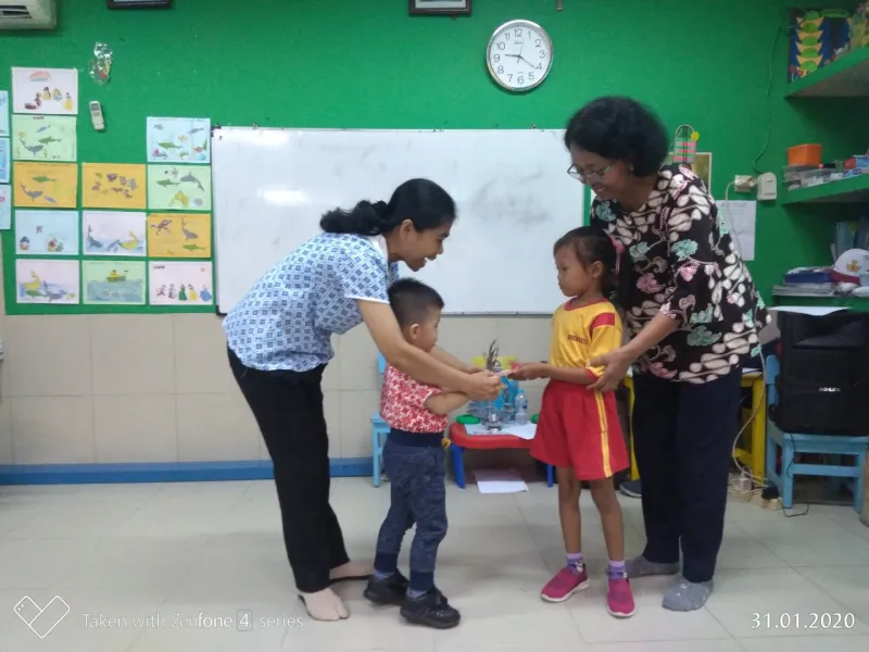 Foto Kunjungan Anak-anak Atmabrat ke Sekolah Santa Aurelia 8 p_20200131_092237_p