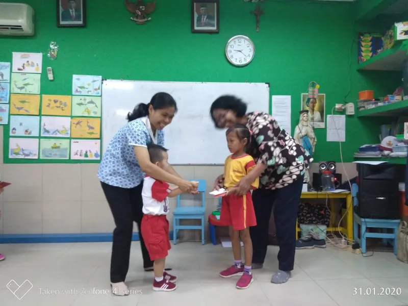 Foto Kunjungan Anak-anak Atmabrat ke Sekolah Santa Aurelia 14 p_20200131_092317_p