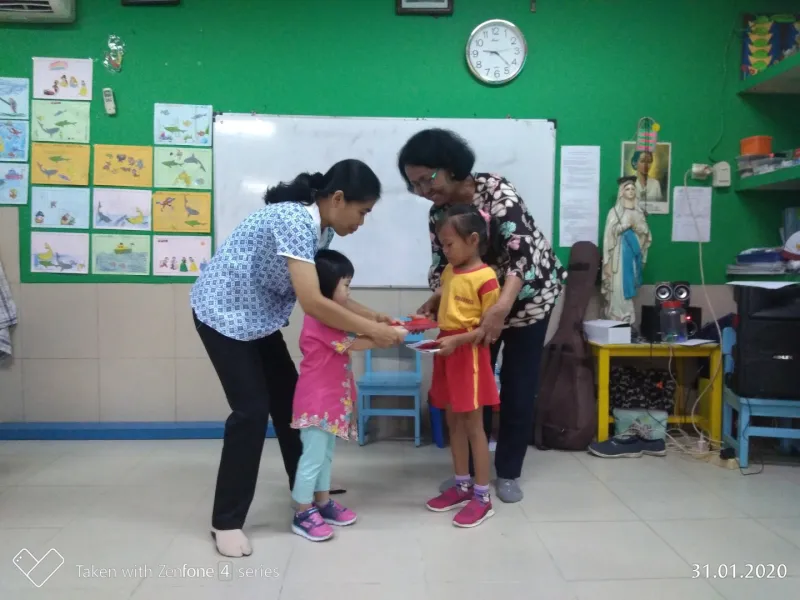 Foto Kunjungan Anak-anak Atmabrat ke Sekolah Santa Aurelia 19 p_20200131_092347_p