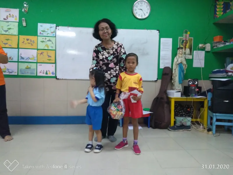 Foto Kunjungan Anak-anak Atmabrat ke Sekolah Santa Aurelia 33 p_20200131_092552_p